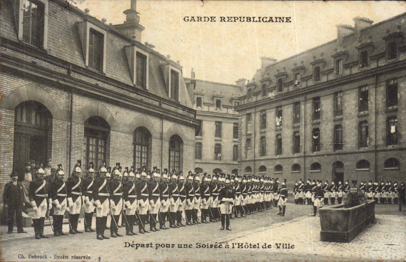 CPA Garde Republicaine Depart Pour Une Soiree A I'Hotel De Ville Paris 