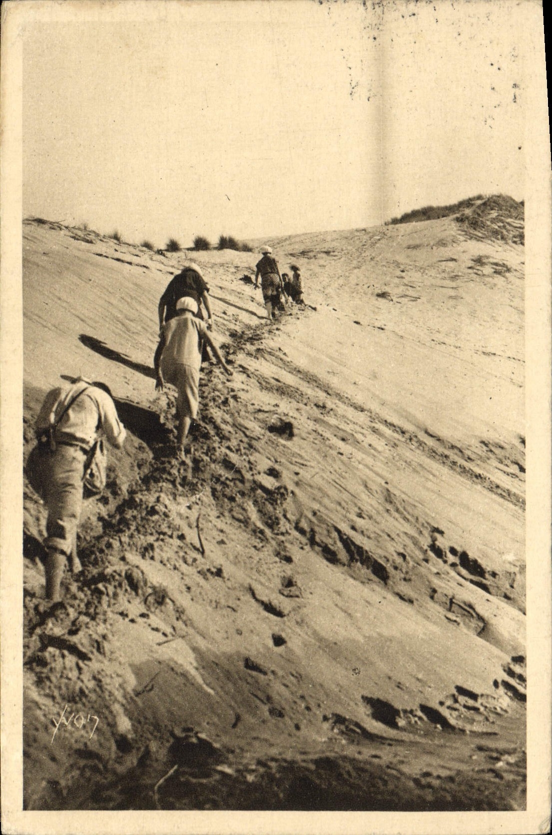 Travailleurs sur une dune — Côte d'Argent, Arcachon — Édition d'Art Yvon