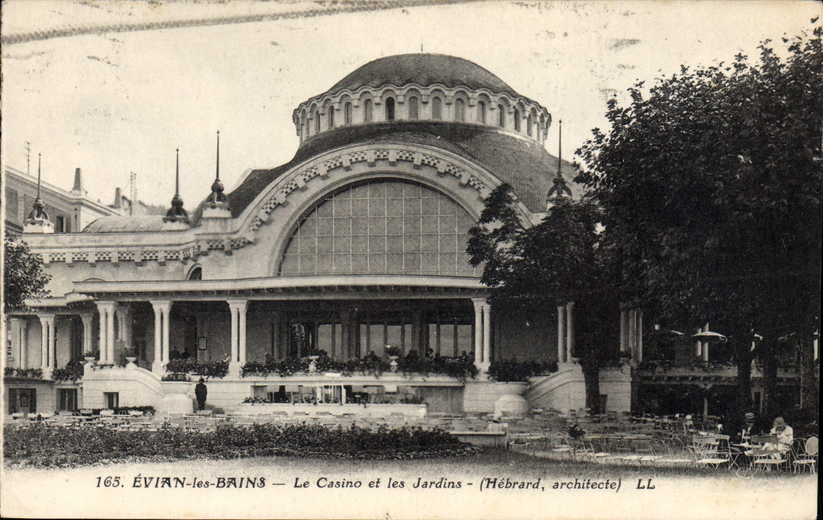 CPA Evian Les Bains Le Casino Et Les Jardins