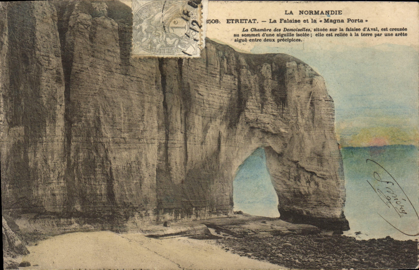 CPA La Normandie Etretat La Falaise Et La Magna Porta