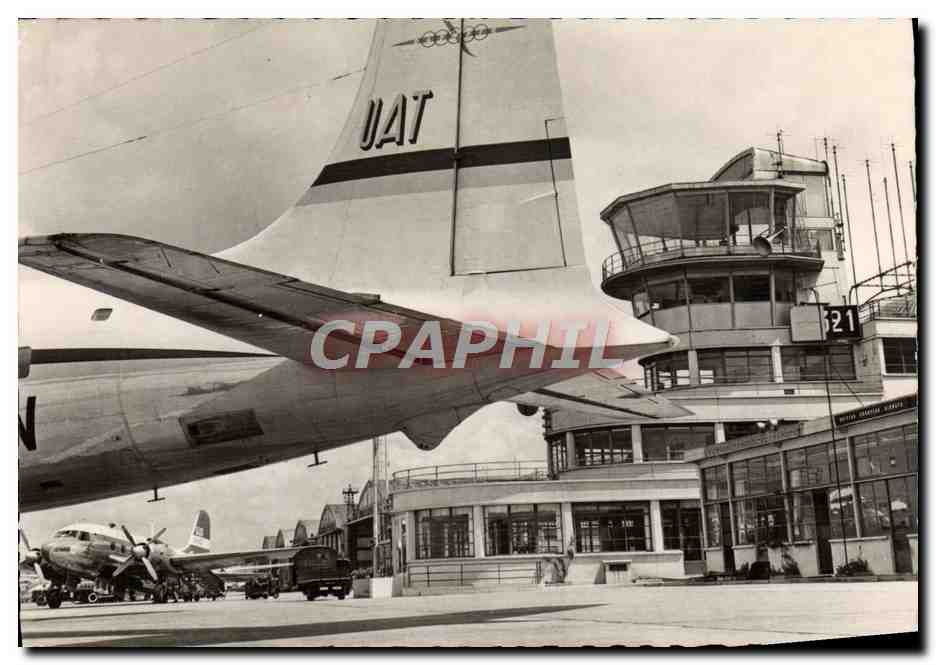 CPA Aeroport De Paris Le Bourget Super DC6 de l'UAT Avion Aviation