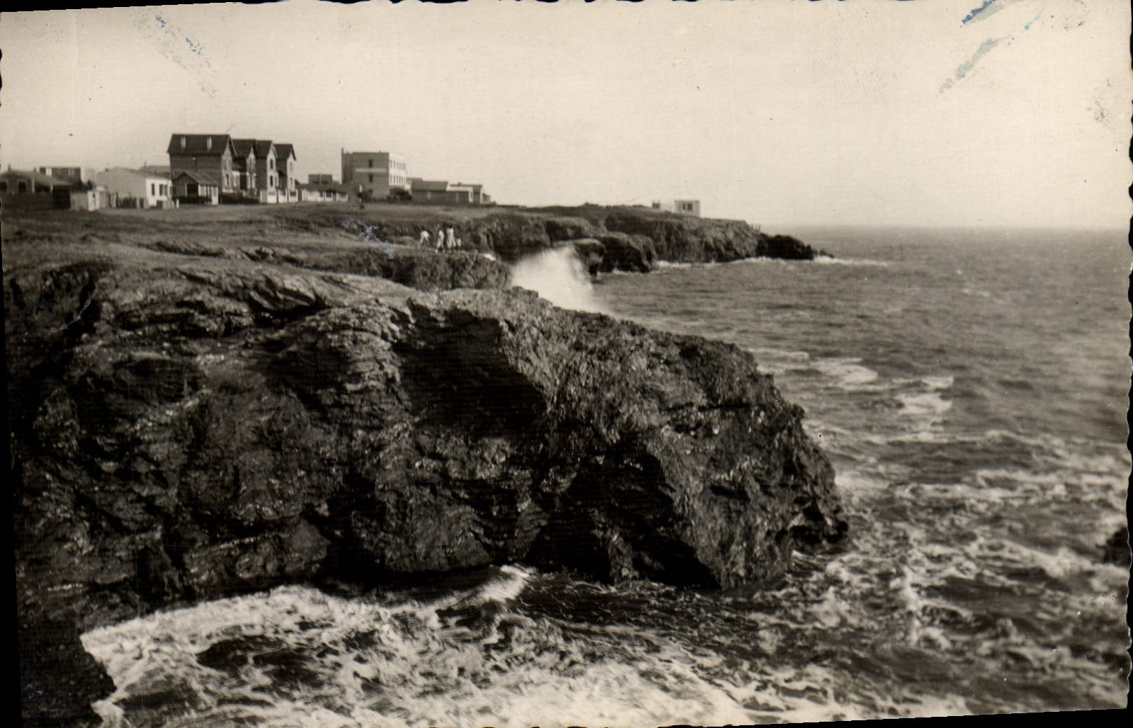 CPM De Sion A Croix De Vie en suivant la Corniche au fond l'hotel Belle Vue 