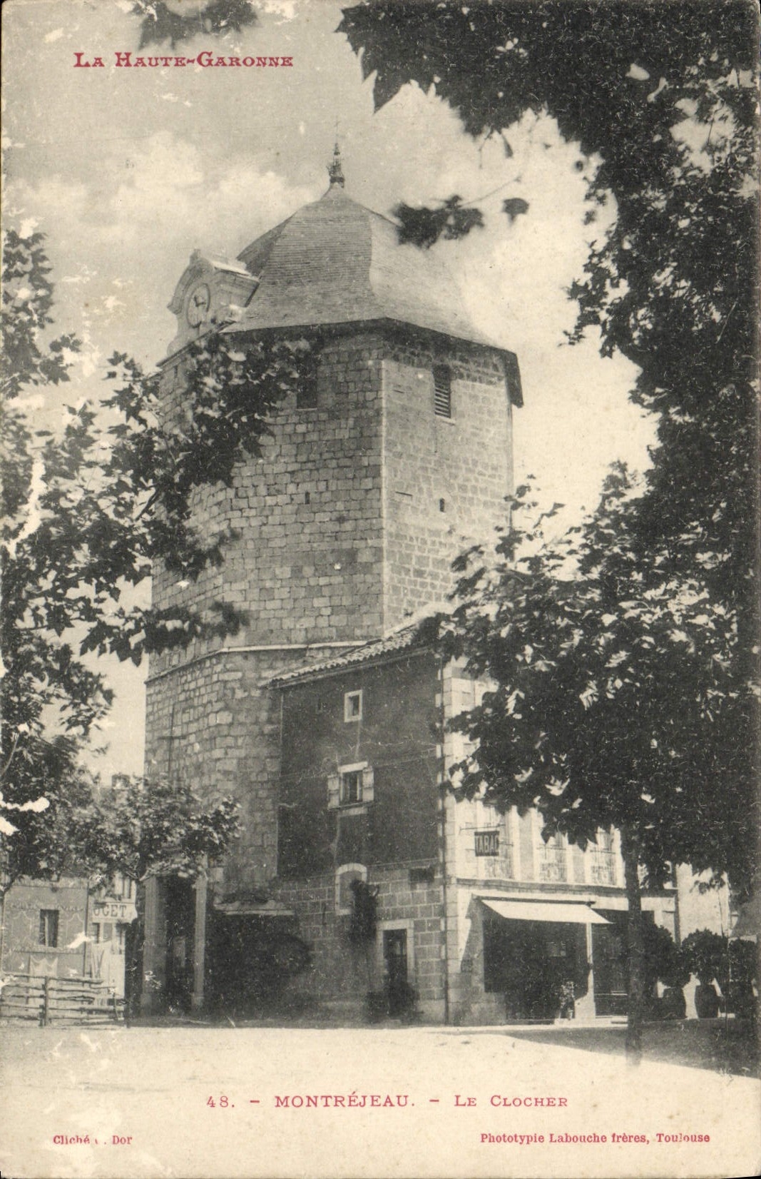 CPA Montrejeau Le Clocher