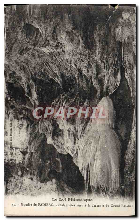 Gouffre de PADIRAC — Stalagmites vues à la descente du Grand Escalier — Diaphtyre des Doux, Cahors