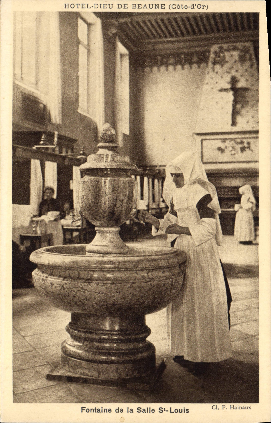 Hôtel-Dieu de Beaune (Côte-d'Or) — Fontaine de la Salle Saint-Louis — Cl. P. Hainaux