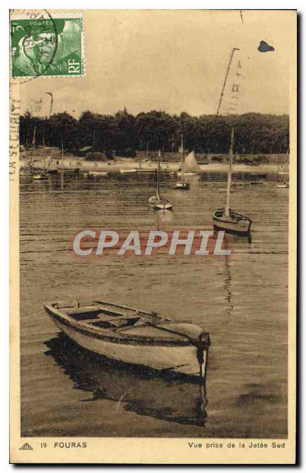 CPA Fouras Vue Prise De La Jetee Sud Bateaux