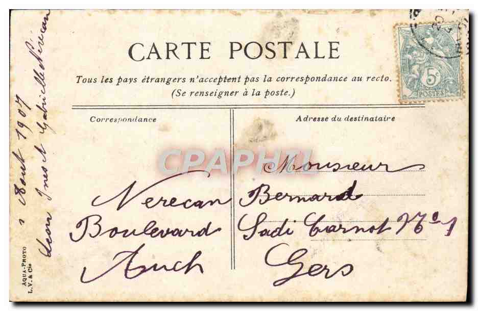 CPA Le Treport La jetee par gros temps Phare — Rückseite