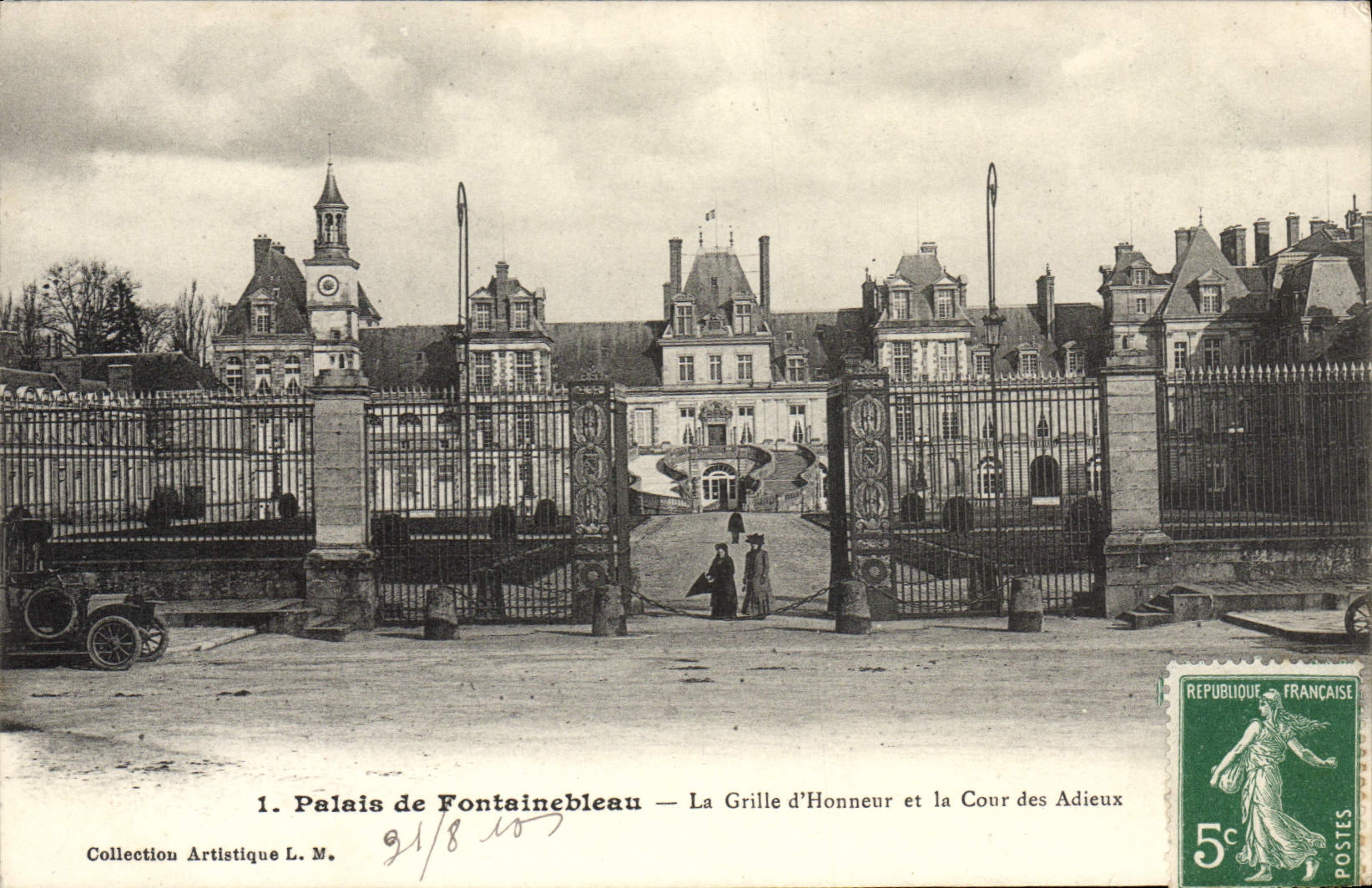 Schloss Fontainebleau — Das Ehrentor und der Abschiedsplatz — Künstlerische Sammlung L. M.