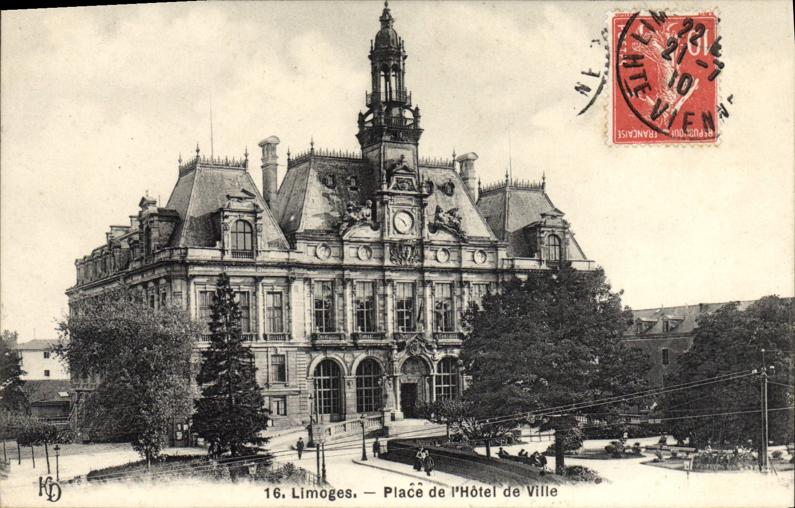 CPA Limoges Place de L'Hotel de Ville
