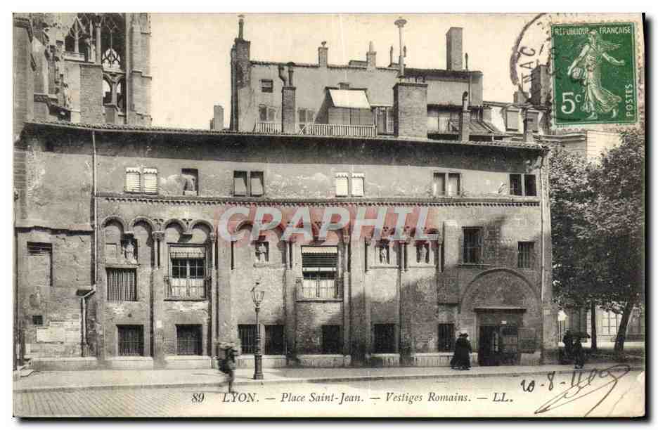 CPA Lyon Place Saint Jean Vestiges Romains