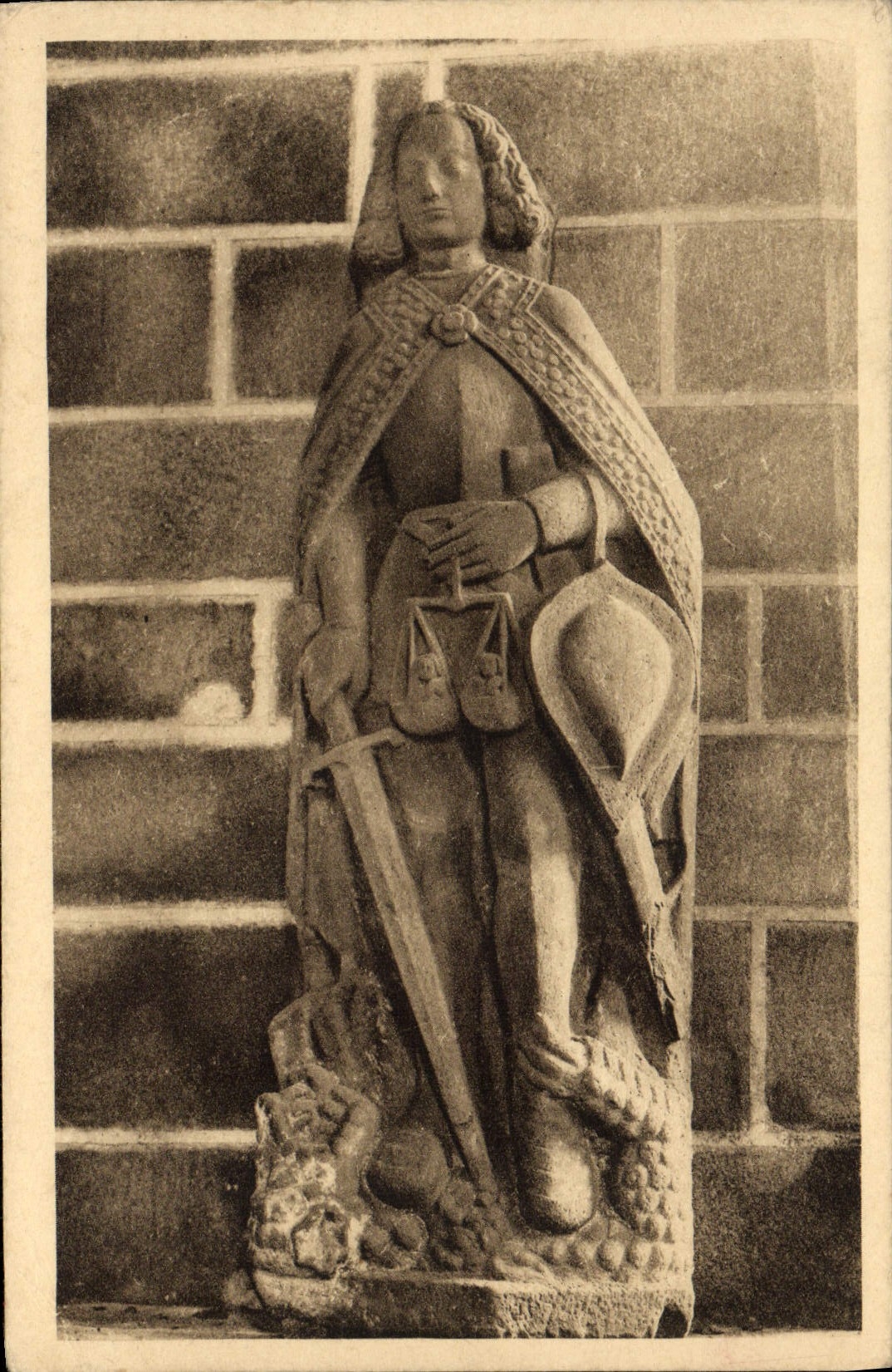 CPA Locronan Statue de Saint Michel Interieur de la chapelle du Penity 