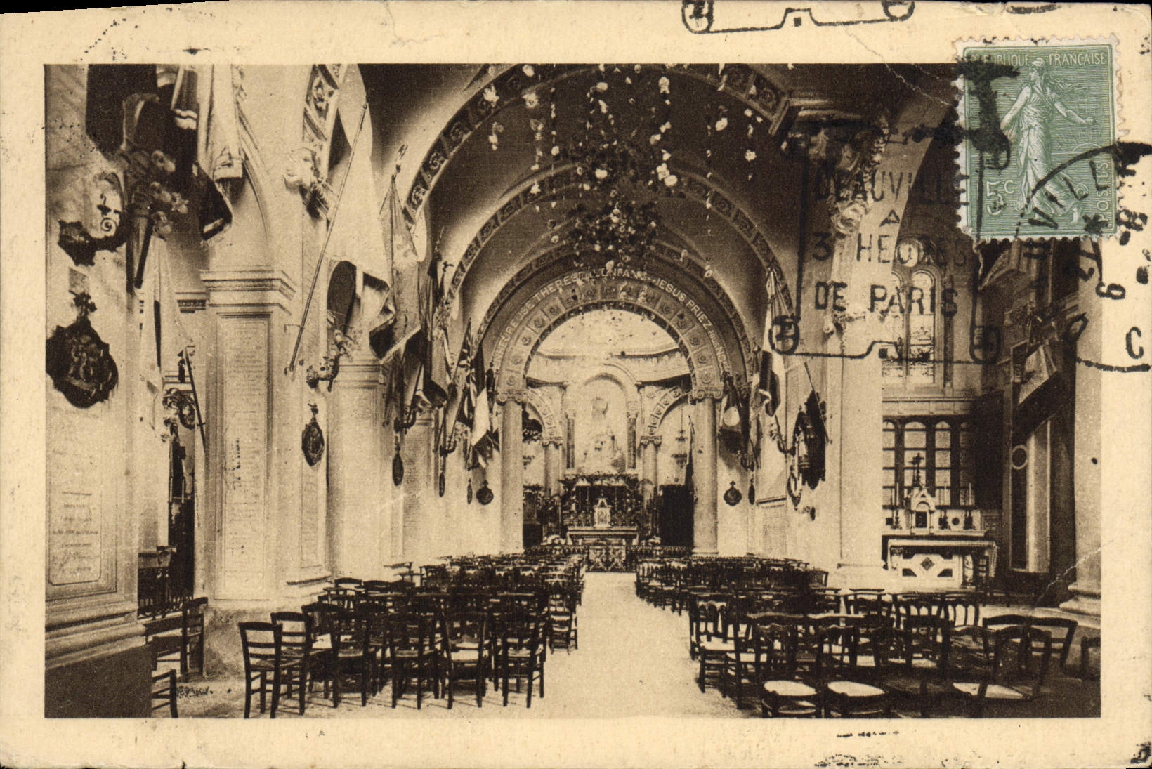 Intérieur de la chapelle des Carmélites de Lisieux — dédiée à la fête du Triduum — éditeur B. Bérenger
