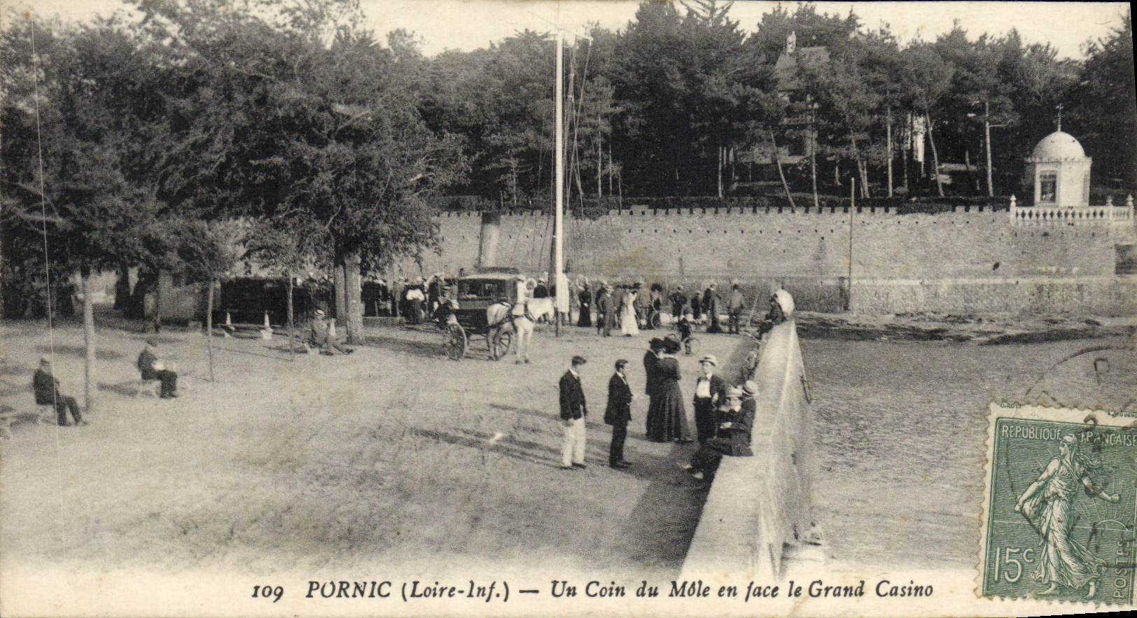 CPA Pornic Un Coin du Mole en Face le Grand Mole en face le grand casino 