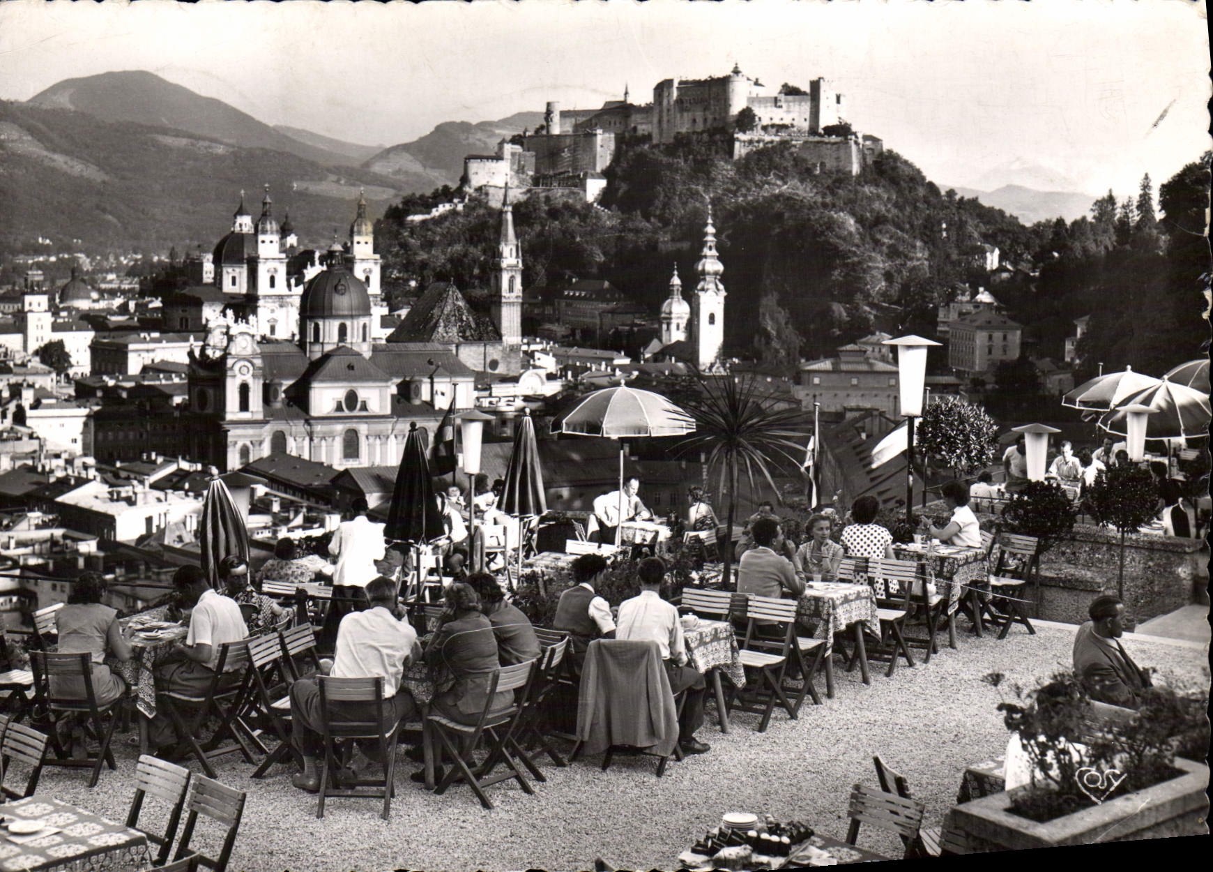 CPM Salzburg gesehen von den Terrassen des Grand Cafe Winkler 