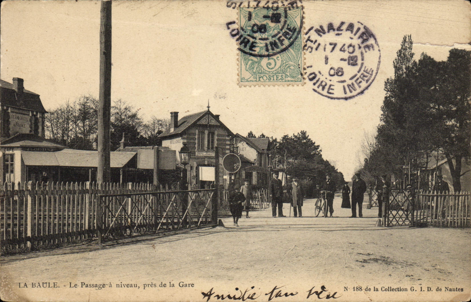 CPA La Baule Le Passage a niveau pres de la GAre Train 