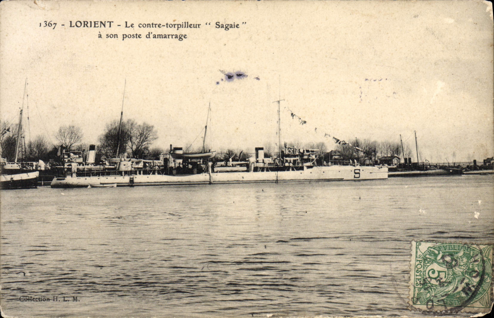 Lorient - Le contre-torpilleur "Sagaïe" à son poste d'amarrage — Collection H. L. M.