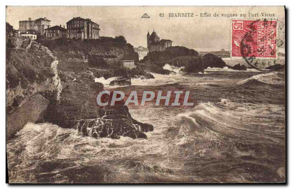 CPA Biarritz Efiet de Vagues au Port Vieux 