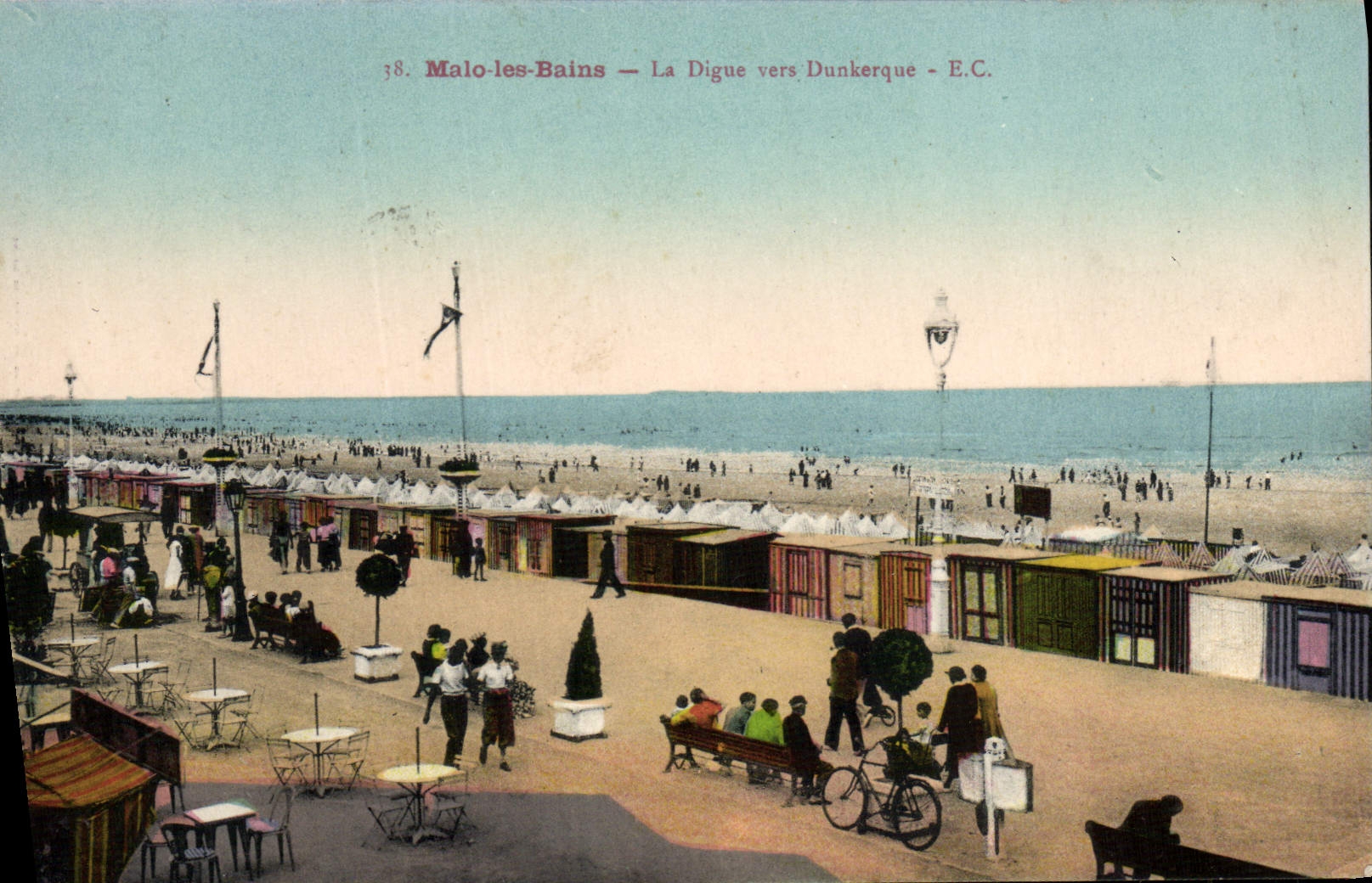 CPA Malo les Bains La Digue Vers Dunkerque 