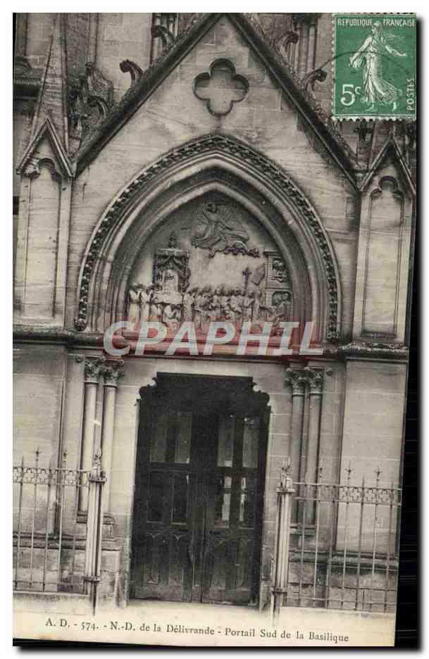 CPA ND de la Delivrande Portail Sud de la basilique 