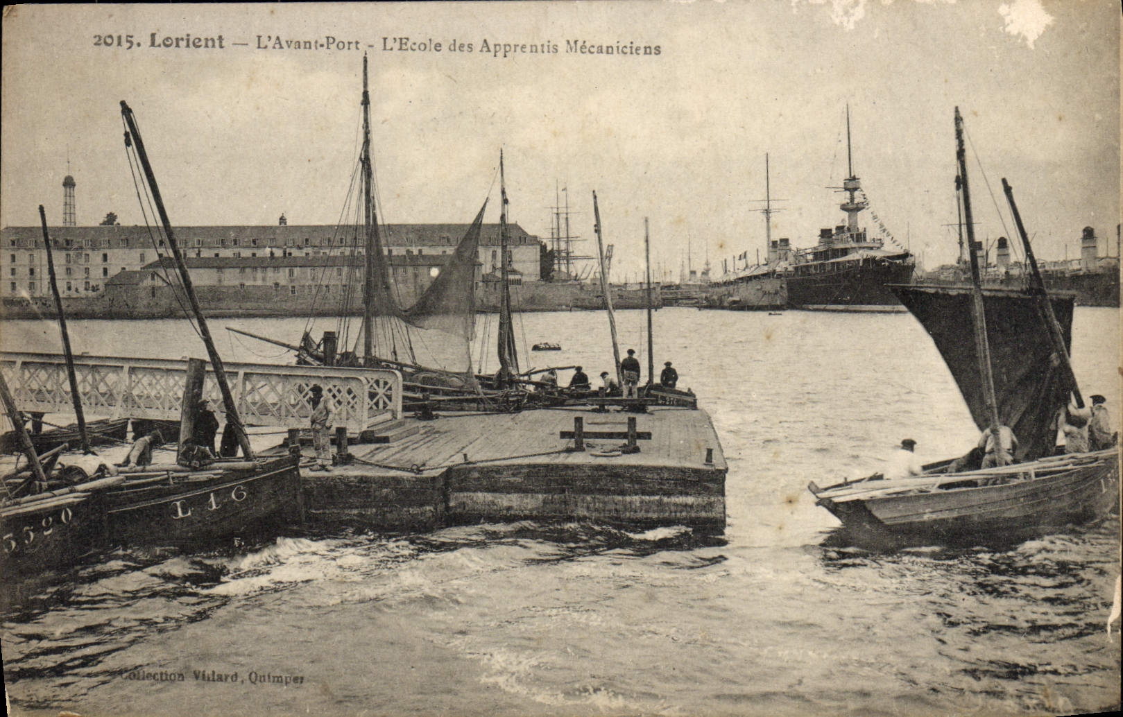 CPA Lorient L'Avant Port L'Ecole des Apprentis Mecaniciens Bateaux