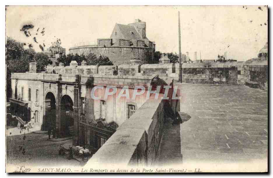 Saint-Malo — Les Remparts au-dessus de la Porte Saint-Vincent — LL. — n°20