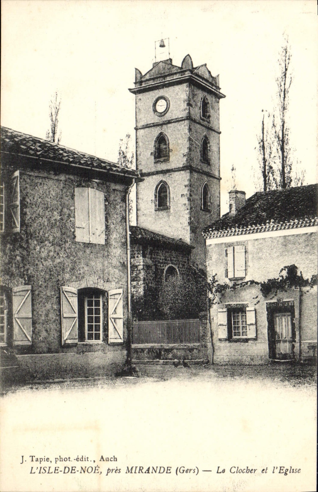 L'Isle-de-Noé, près Mirande (Gers) — Le Clocher et l'Église — J. Tapie, phot.-édit., Auch