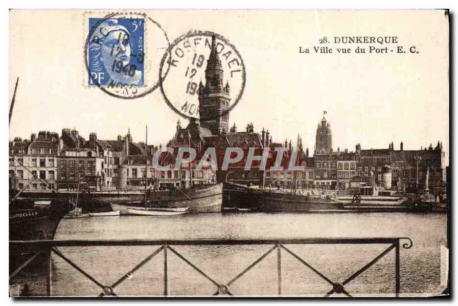 CPA Dunkerque La Ville Vue Du Port Bateaux