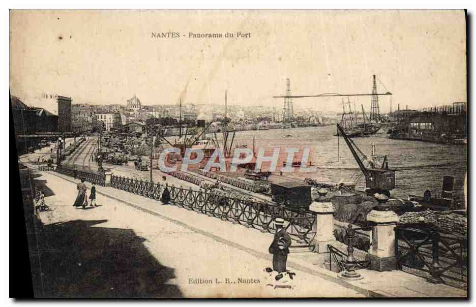 CPA Nantes Panorama du Port