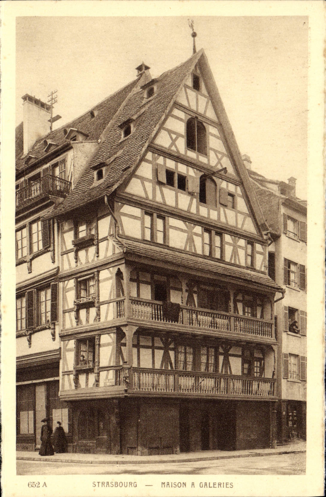 CPA Strasbourg Maison a Galeries
