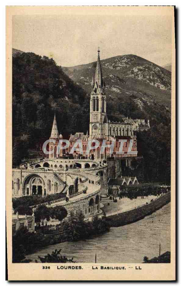 CPA Lourdes La Basilique
