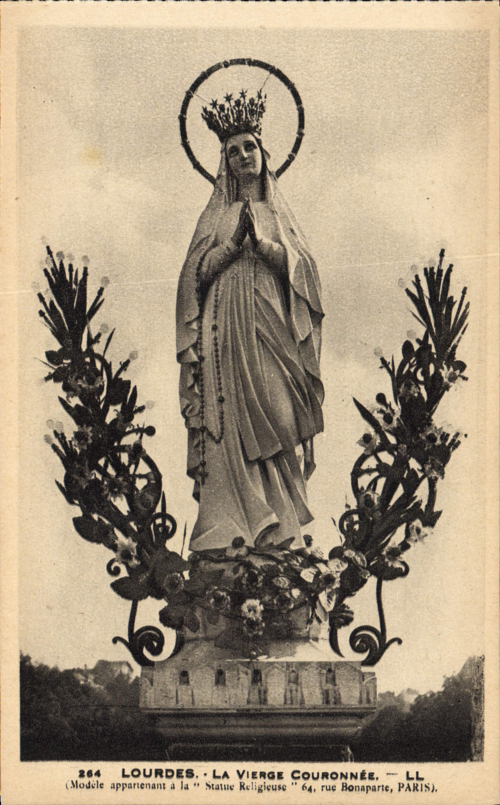 CPA Lourdes La Vierge couronnee