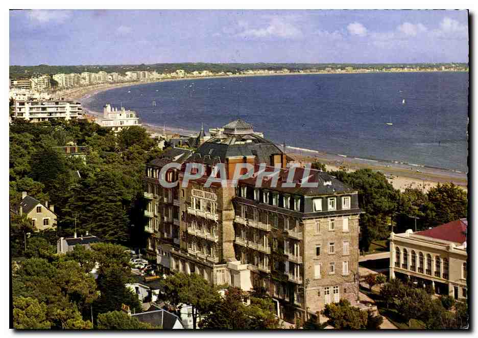CPM La Baule Plage Le Royal et le panorama 