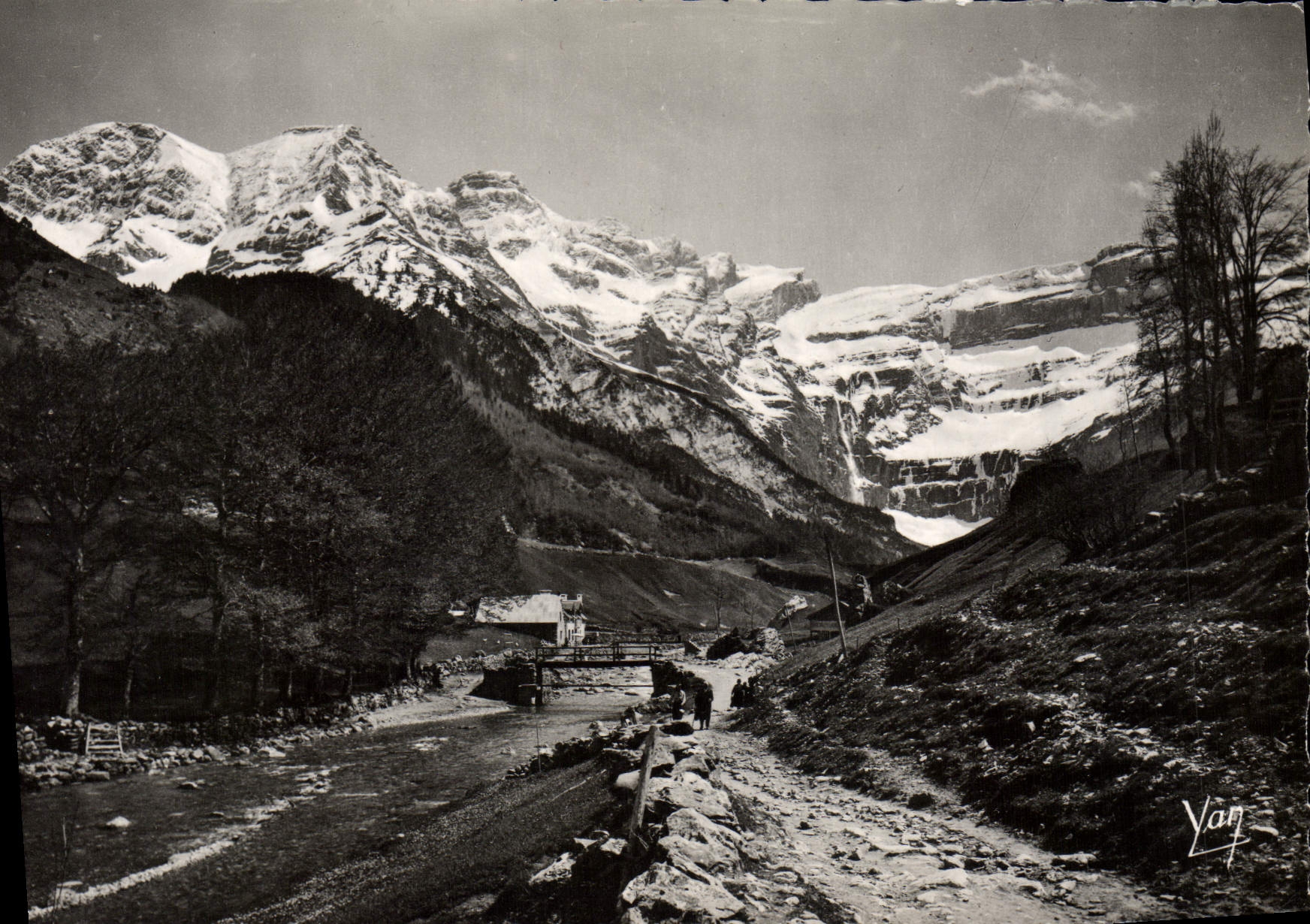 CPM Gavarnie Le Cirque Et Le Gave