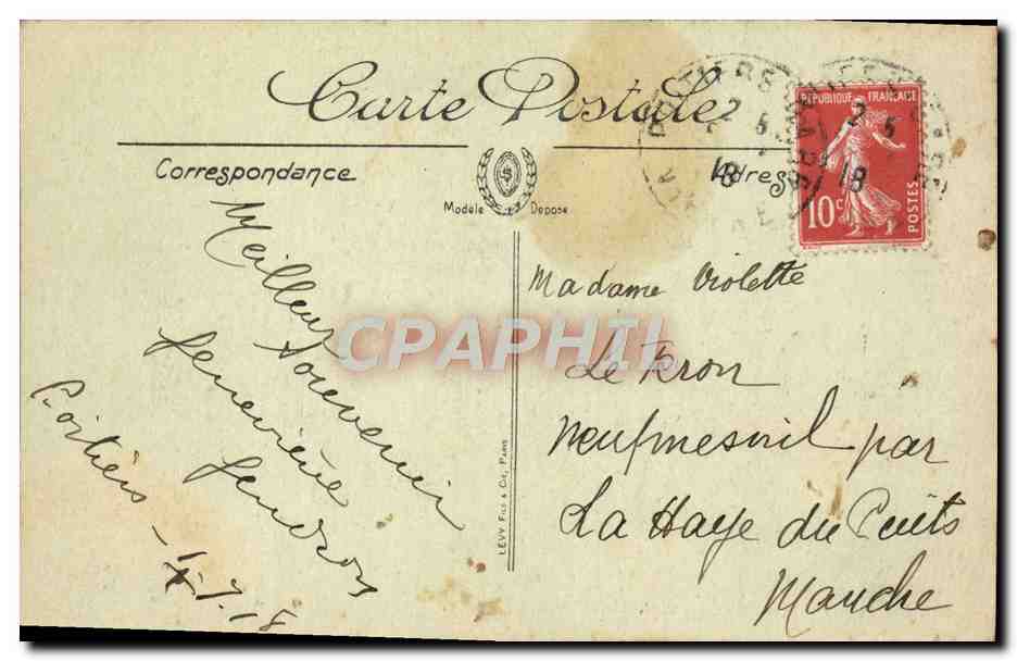 Poitiers — Un Coin de la Place d'Armes — N.G. — Back