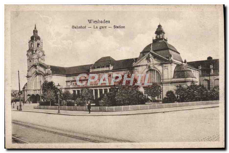 CPA Wiesbaden Bahnhof La Gare Station