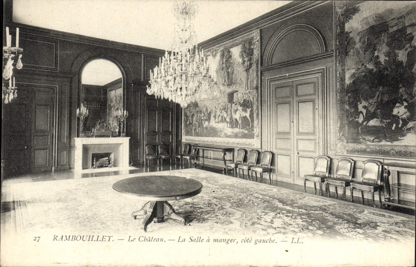 Rambouillet — Le Château — La Salle à manger, côté gauche — LL.
