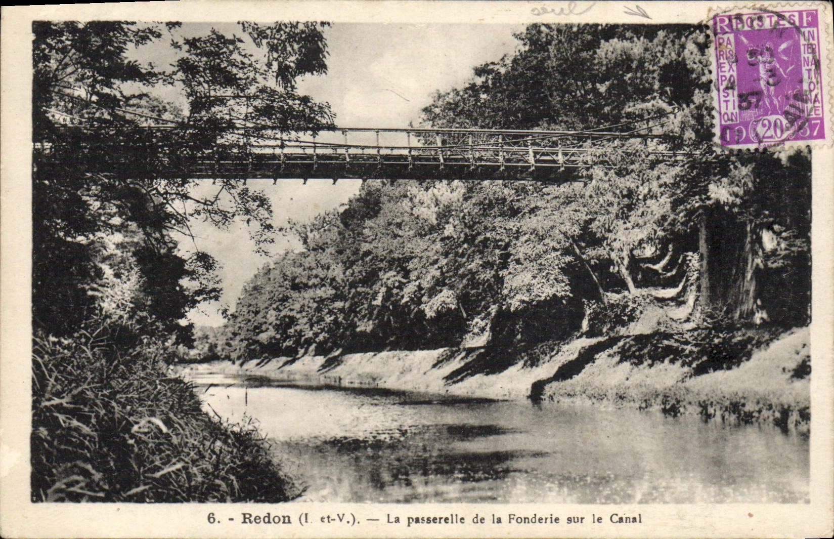 Redon (Il et-V.) — La passerelle de la Fonderie sur le Canal