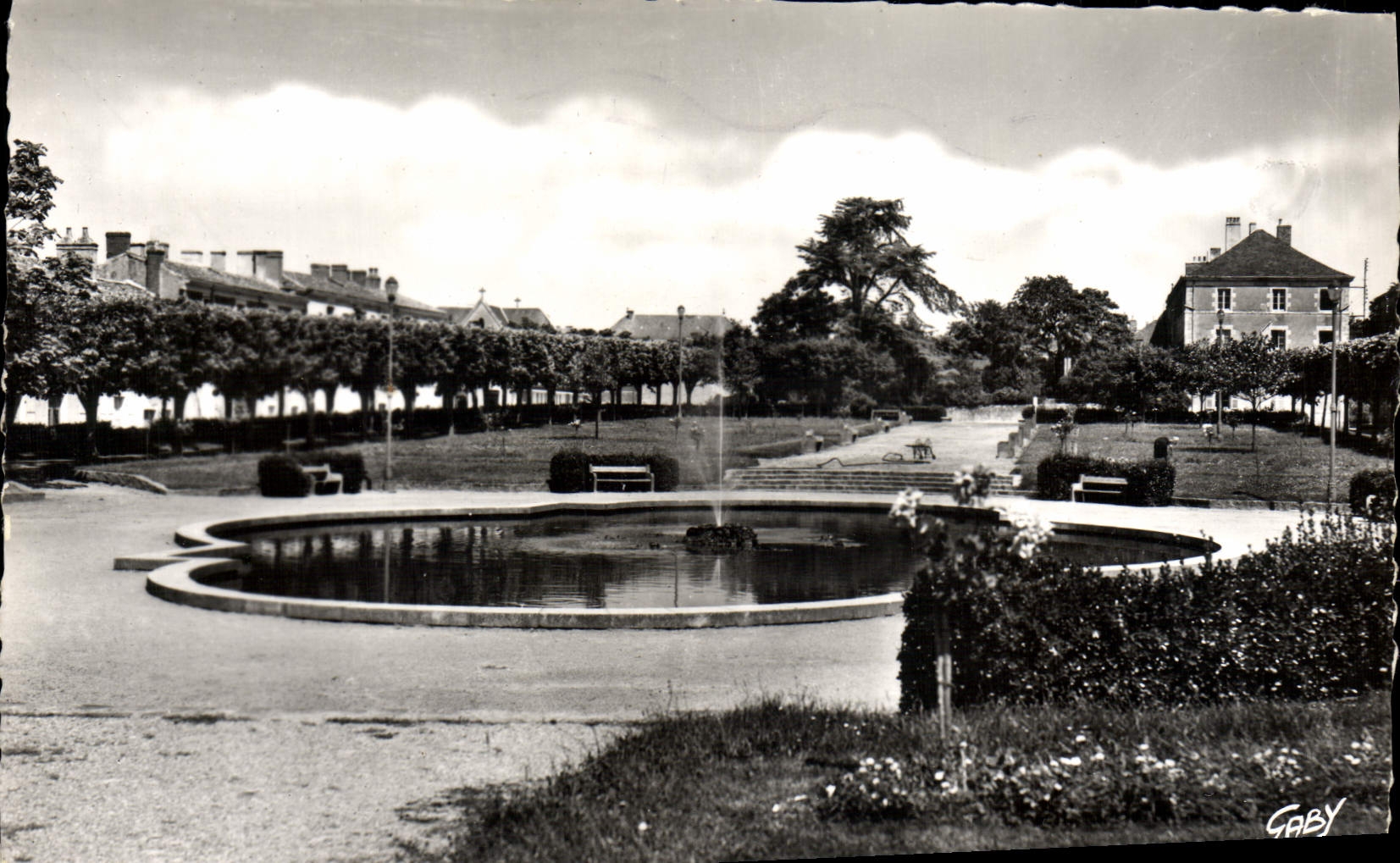 CPM La Roche Sur Yon Jet d'eau Square Bayard