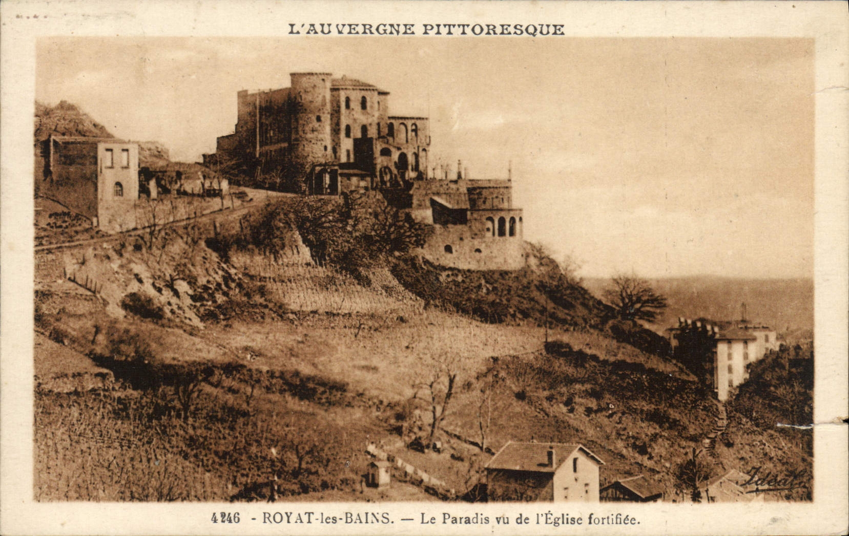 CPA Royat Les Bains Le Paradis Vu De I'Eglise Fortifiee