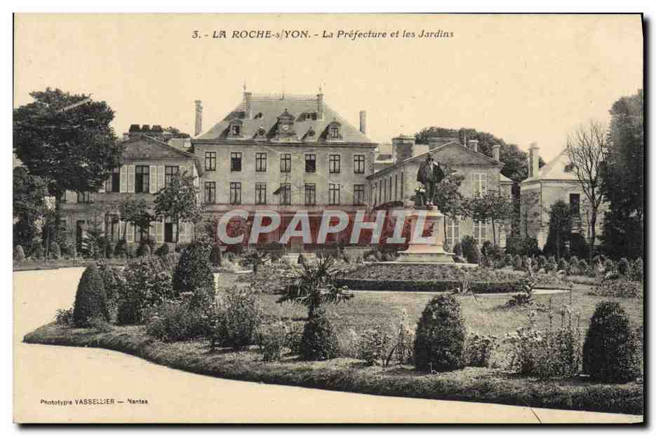 La Roche-sur-Yon — La Préfecture et les Jardins — Phototype VASSELLIER — Nantes
