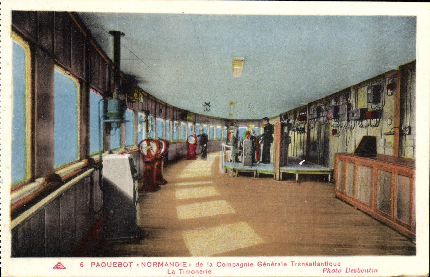 Paquebot « Normandie » — La Timonerie — Photo Desboutilin
