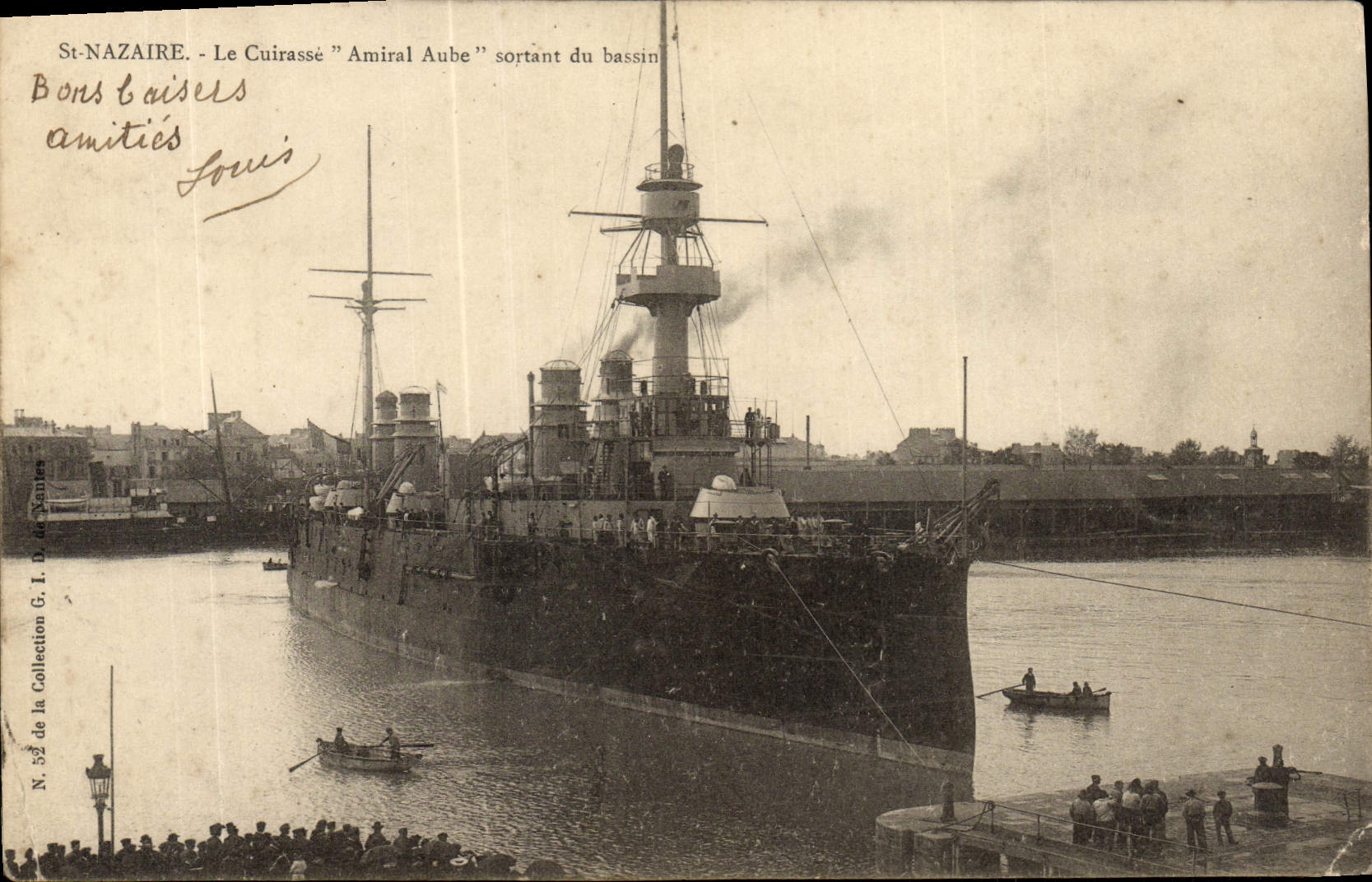 CPA St Nazaire Le Cuirasse Amiral aube sortant du bassin