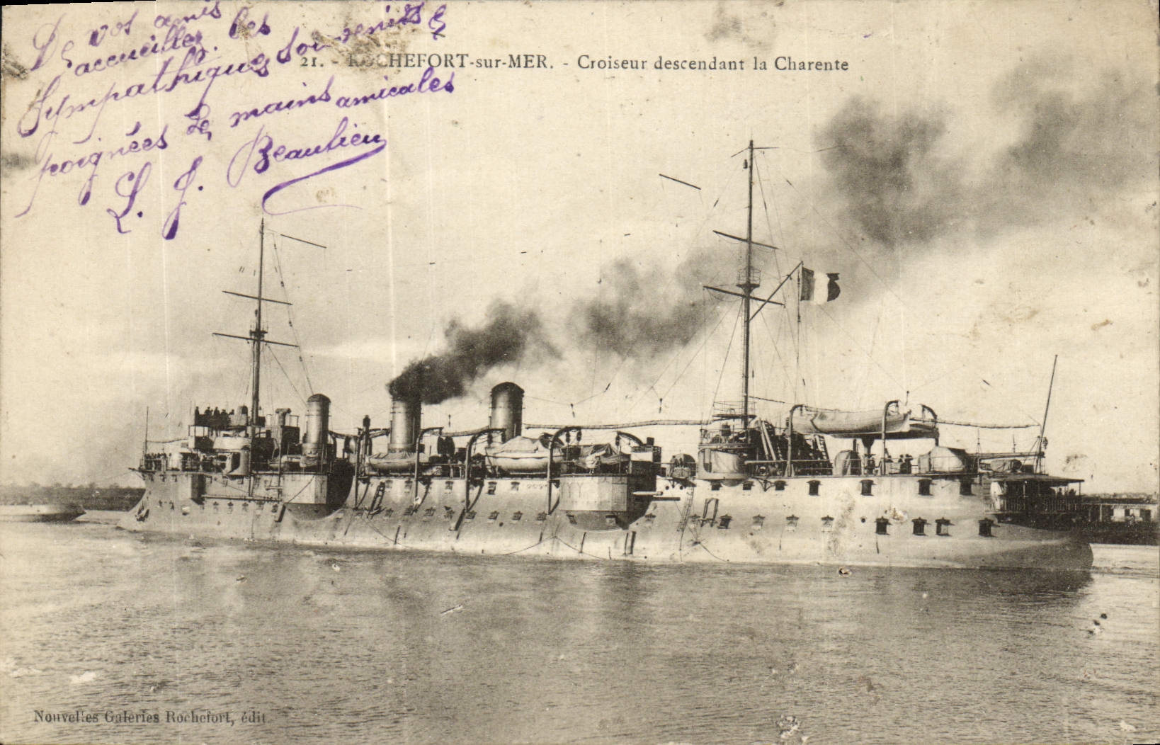 CPA Rochefort sur mer Croiseur descendant la Charente