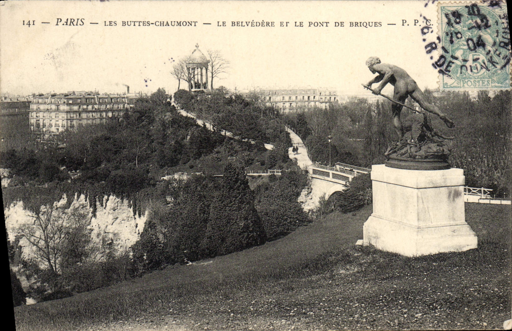 CPA Paris Les Buttes Chaumont Le Belvedere et Le Pont de briques