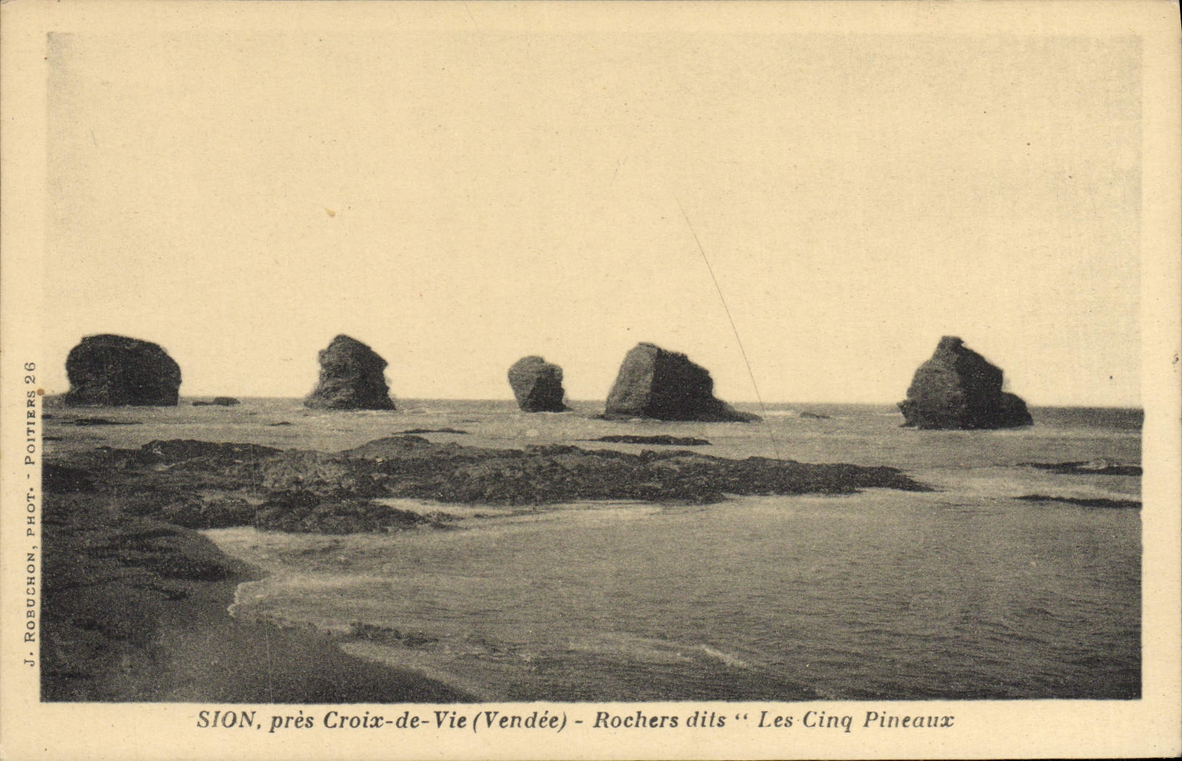 Sion, près Croix-de-Vie (Vendée) — Rochers dits « Les Cinq Pineaux » — J. Robuchon, Phot. Poitiers 26