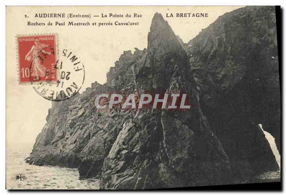 CPA Audierne La pointe du Raz Rochers de Paul Poztrech et percee Canvaloret