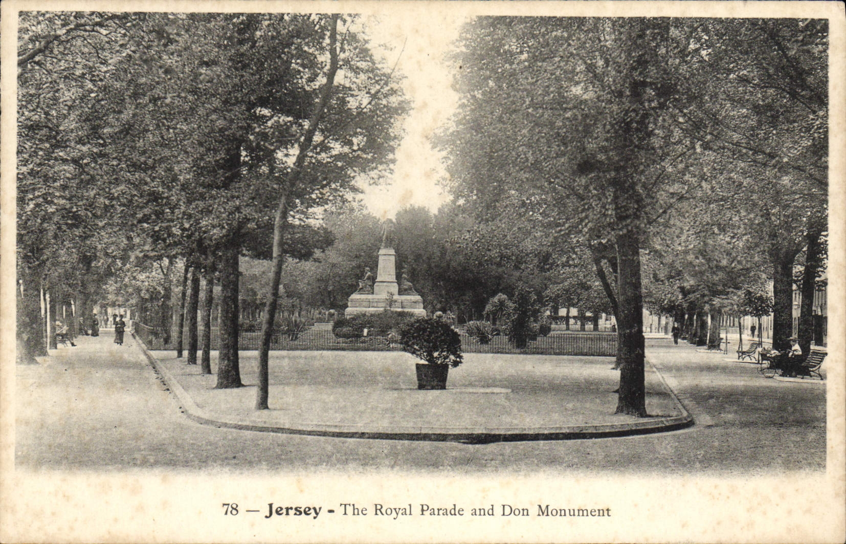 CPA Jersey The Royal Parade and Don Monument