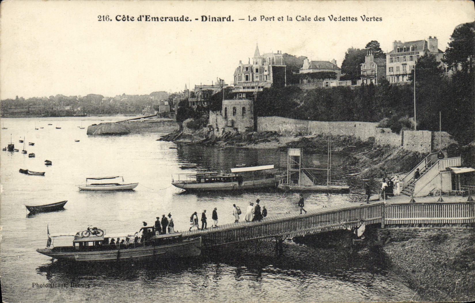 Côte d'Emeraude - Dinard — Le Port et la Cale des Vedettes Vertes — Photo Queste, Dinan