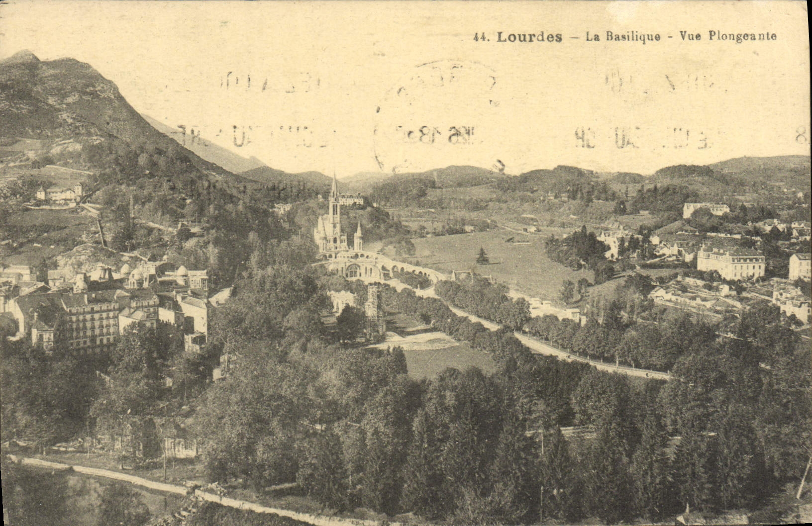CPA Lourdes La Basilique Vue Plongeante