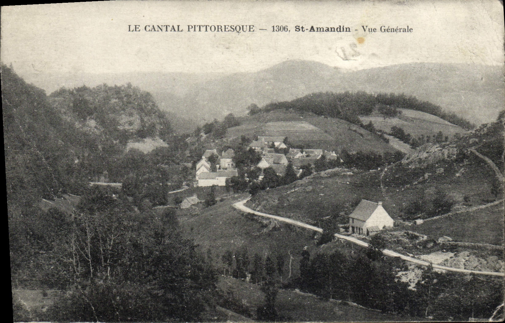 CPA Le Cantal Pittoresque St Amandin Vue Generale